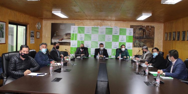 Alcalde de Castro pidió bono para trabajadores de la salud