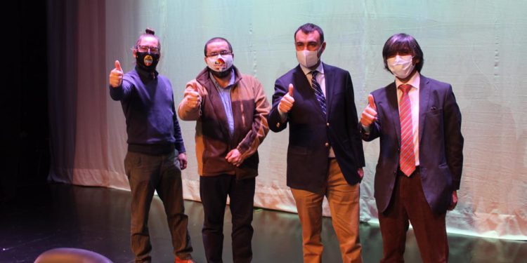 Alcalde Vera entregó certezas de estabilidad laboral para profesores y asistentes de la educación.