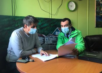 Alcalde Vera apuesta por títulos de dominios para habitantes de palafitos del borde costero de Castro