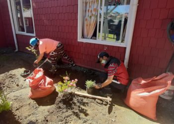 Residentes de Casas Tuteladas de Castro hermosean sus jardines