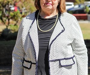 Conocida vecina y dirigente de Castro es reconocida por su labor social como Mujer Destacada de la comuna 2021