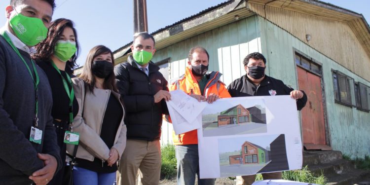 Alcalde Vera entregó terreno para construir moderno Centro Deportivo Comunitario en Llau Llao