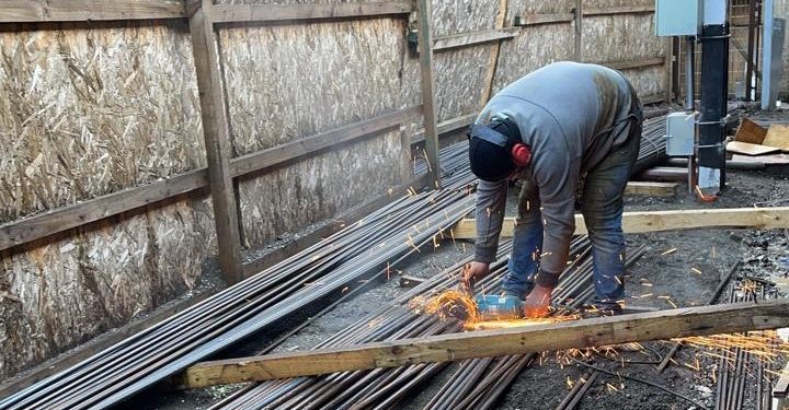 Ya comenzaron las obras previas de la pavimentación de la calle Manuel Ojeda
