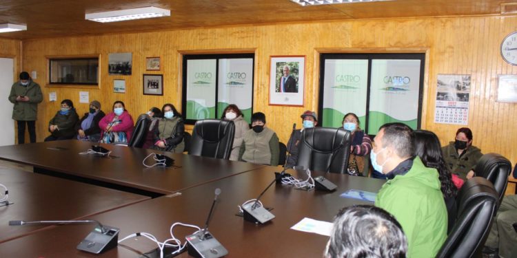¡Al fin nuestros vecinos serán propietarios en histórico barrio Matadero de Castro !!