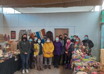 Artesanas y artesanos de Castro cuentan con nuevo punto de venta para tiempos de Fase 3 en la comuna