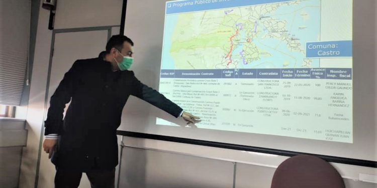 Alcalde Vera refrendó ante autoridades regionales la necesidad de concretar emblemáticos proyectos para la comuna.