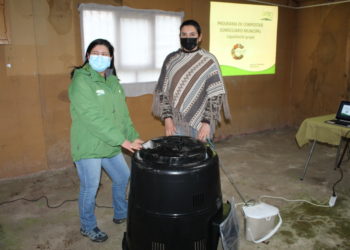 Castro Municipio entrega kits de compostaje a vecinos de La Chacra