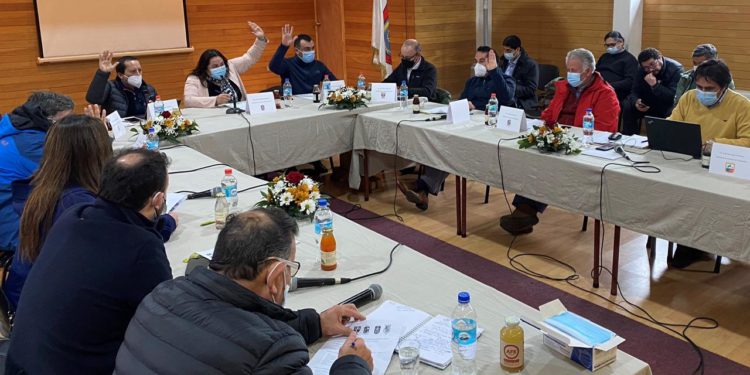 Alcalde Vera “peleará” por viviendas dignas para toda la provincia de Chiloé.