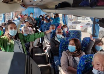 Castro Municipio impulsa viaje de adultos mayores