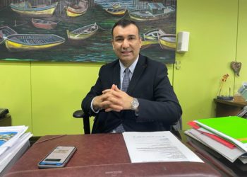 Alcalde Vera calificó como una vergüenza que no terminen los trabajos de dos jardines infantiles de la JUNJI en Castro.