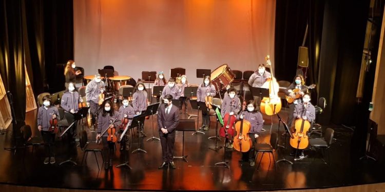 Más de 90 artistas de la región se congregaron en Castro en concierto de la Fundación de Orquestas Juveniles e Infantiles de Chile