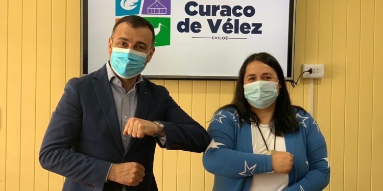 Curacanos podrán acceder a precios justos a la farmacia y óptica popular