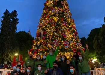Con encendido de luces del Árbol de Navidad se da inicio a las fiestas de fin de año