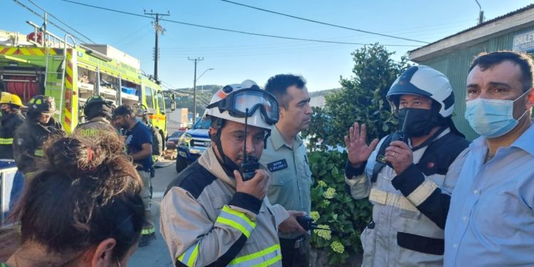 Mega Incendio en Castro: Alcalde de Castro agradece a todos quienes están colaborado con los afectados