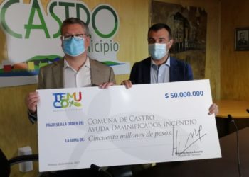 Alcalde Vera recibe aporte de  la Municipalidad de Temuco para damnificados por los incendios