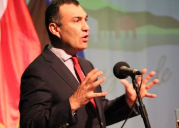 Alcalde Vera llama a chilotes a apoyar creación de Chiloé Región.