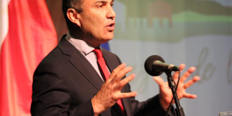 Alcalde Vera llama a chilotes a apoyar creación de Chiloé Región.