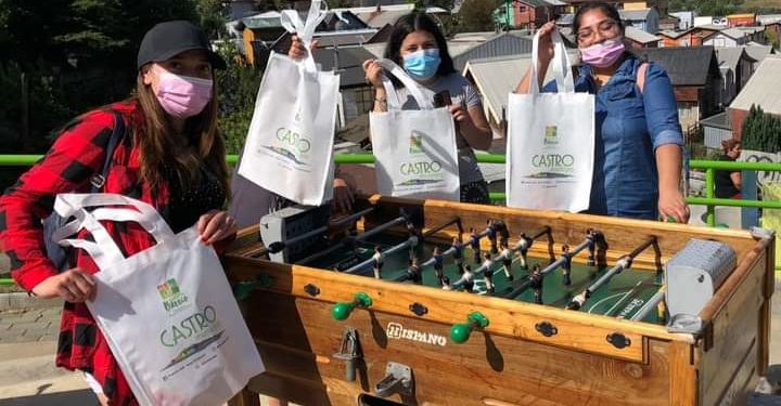 Vecinos de Castro disfrutan de actividad recreativa del programa Quiero Mi Barrio