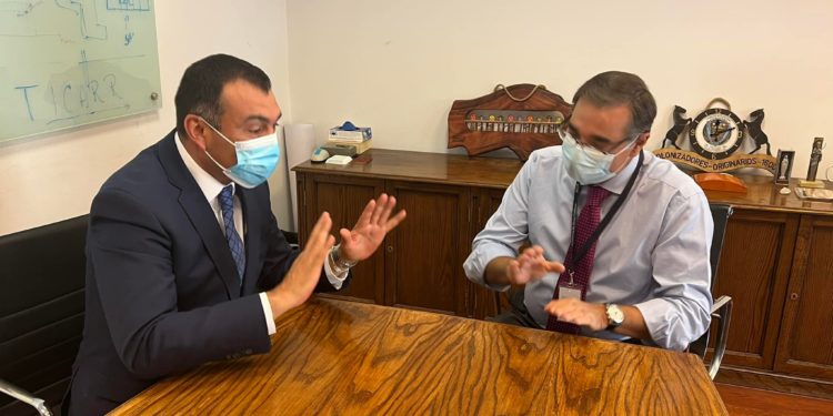 Alcalde Vera ofreció terreno para instalar planta asfáltica en Castro