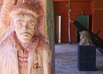 Con homenaje a los chilotes caídos en la Patagonia Rebelde culmina el V Simposio Nacional de Esculturas en Castro