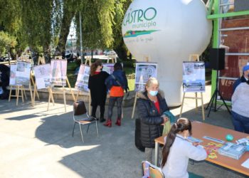 Castro: Vecinos y vecinas conocen diseño del futuro Parque Metropolitano