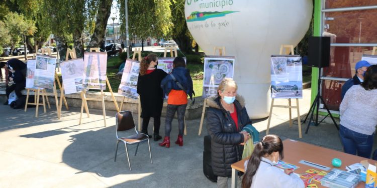 Castro: Vecinos y vecinas conocen diseño del futuro Parque Metropolitano