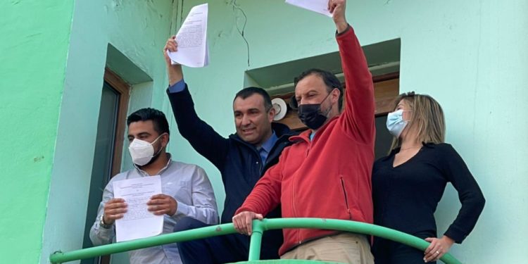 Alcalde Vera logró acuerdo con los asistentes de la educación