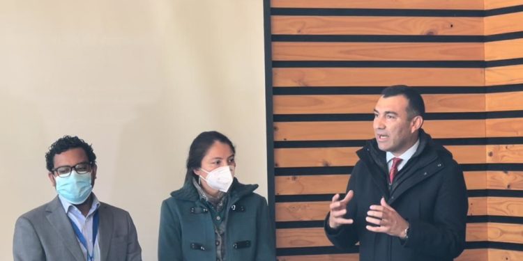 Alcalde Vera pidió a ministro de Energía volcar la mirada estatal con subsidios para el recambio de energía calórica en Chiloé.