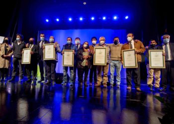 En una solemne ceremonia distinguen a los “Ciudadanos Destacados” de Castro