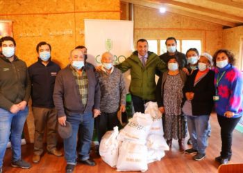 Castro Municipio reafirma su compromiso con los pequeños agricultores de la comuna