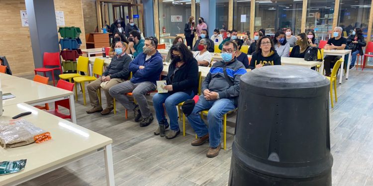 Una compostera como recibirán quienes se sumen al taller.