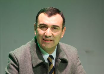 Alcalde Vera exige que se investigue presunta colusión en alza de precios en productos básicos.