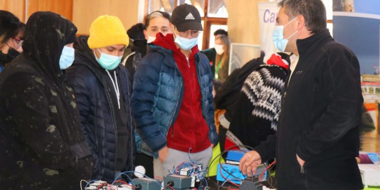 Castro Municipio gestionó 350 cupos de perfeccionamiento en oficios