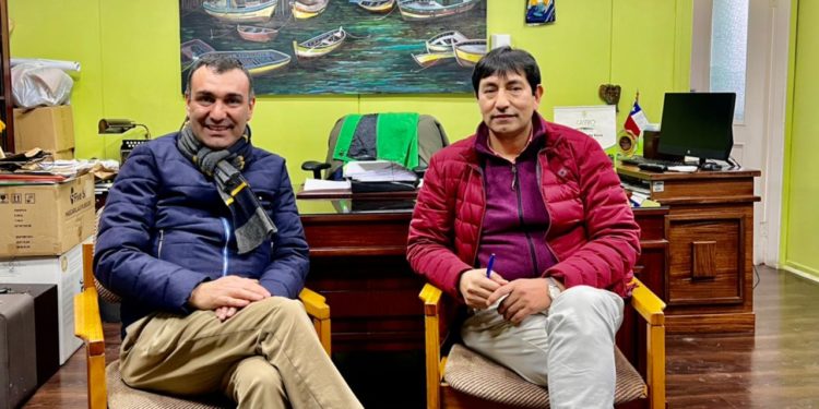 Alcaldes de Castro y Dalcahue avanzan en reforzamiento de colaboración que beneficiará a sus habitantes