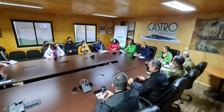 Destacan la importancia de escuchar a la base social para prevenir delitos en Castro