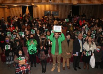 Municipio plasma en un libro la vida y obra de 25 mujeres de Castro