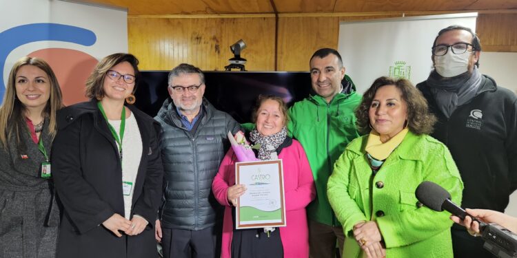 Castro Municipio certifica a emprendedores turísticos para apoyar sostenibilidad de sus negocios