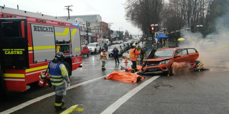 Con simulacro de accidente de tránsito llaman a conducir con responsabilidad en Fiestas Patrias