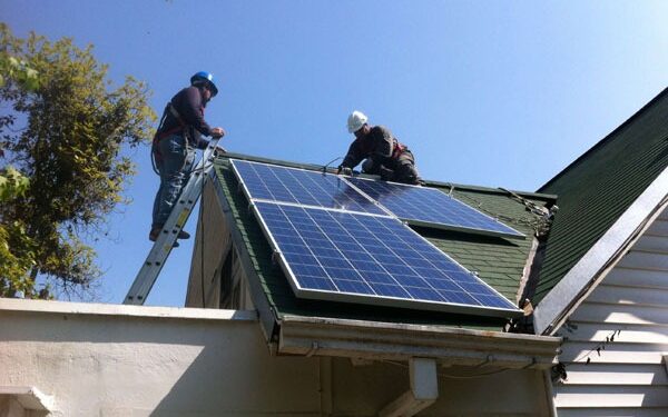 Castro es pionero en la provincia en dictar curso de energías renovables