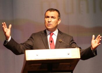 Alcalde Vera exige al gobierno soluciones y certezas concretas para invertir en rutas de la provincia.