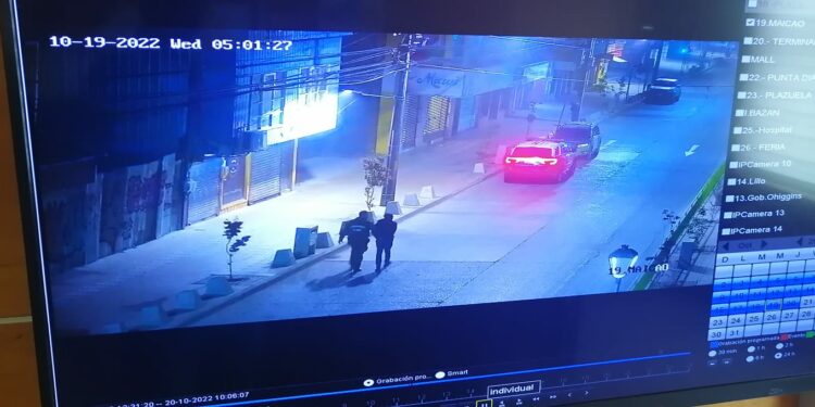 Operador de cámara de televigilancia frustra robo en escuela municipal