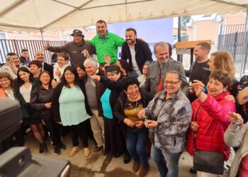 Viviendas dignas y de calidad se entregaron a afectados por mega incendio del año pasado