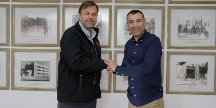 Adultos mayores de Castro y Puente Alto se beneficiarían con convenio firmado entre ambas municipalidades