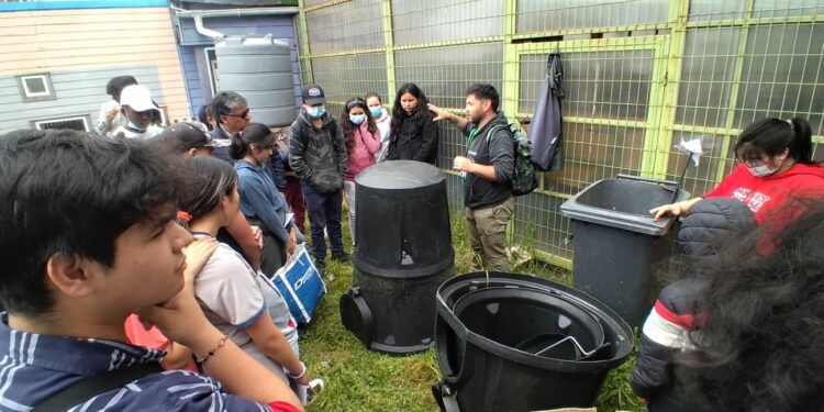 Estudiantes se comprometen con el medio ambiente con el apoyo de Castro Municipio