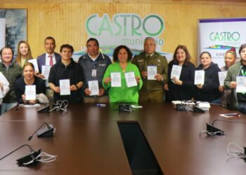 Proyecto “Castro Migrante” finalizó con entrega de cartilla informativa