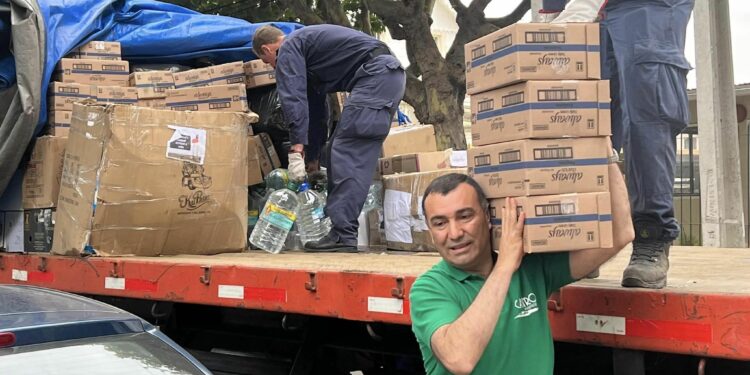 Alcalde Vera entregó ayuda solidaria a viñamarinos afectados por el incendio de diciembre del año pasado