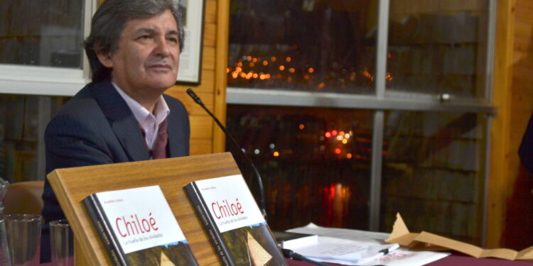 Profesor, escritor, folclorista y creador musical Ramón Yáñez gana el Premio Chiloé de Extensión Cultural 2023