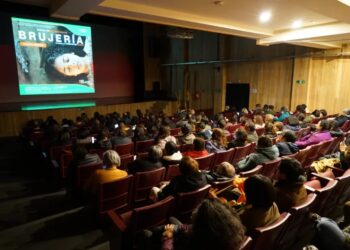 Éxito total: Más de 1200 personas han presenciado “Brujería” en el Centro Cultural de Castro