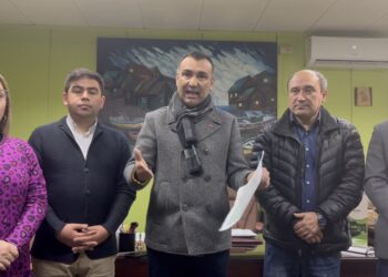 Alcalde Vera entregó certezas y tranquilidad al profesorado y asistentes de la educación