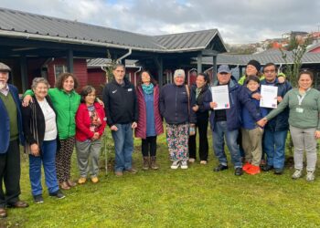 Viviendas tuteladas: Dos adultos mayores de Castro reciben hogares dignos y permanentes